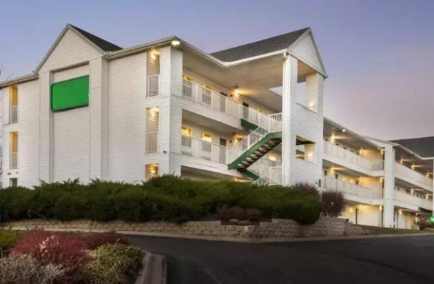 Birch Hill Suites Kansas City – Independence image