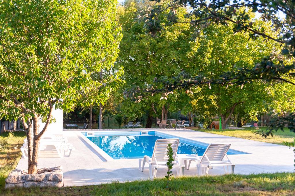 Holiday Homes Fig