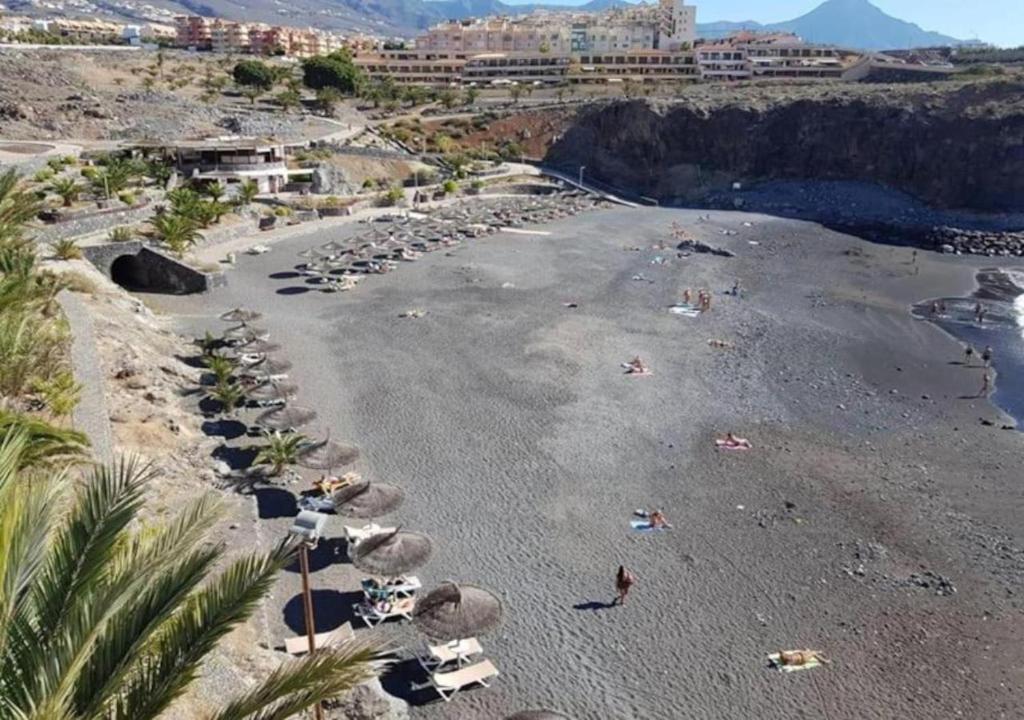 Central 2Bedroom 200m from beach Callao Salvaje Costa Adeje - Tap to explore photos