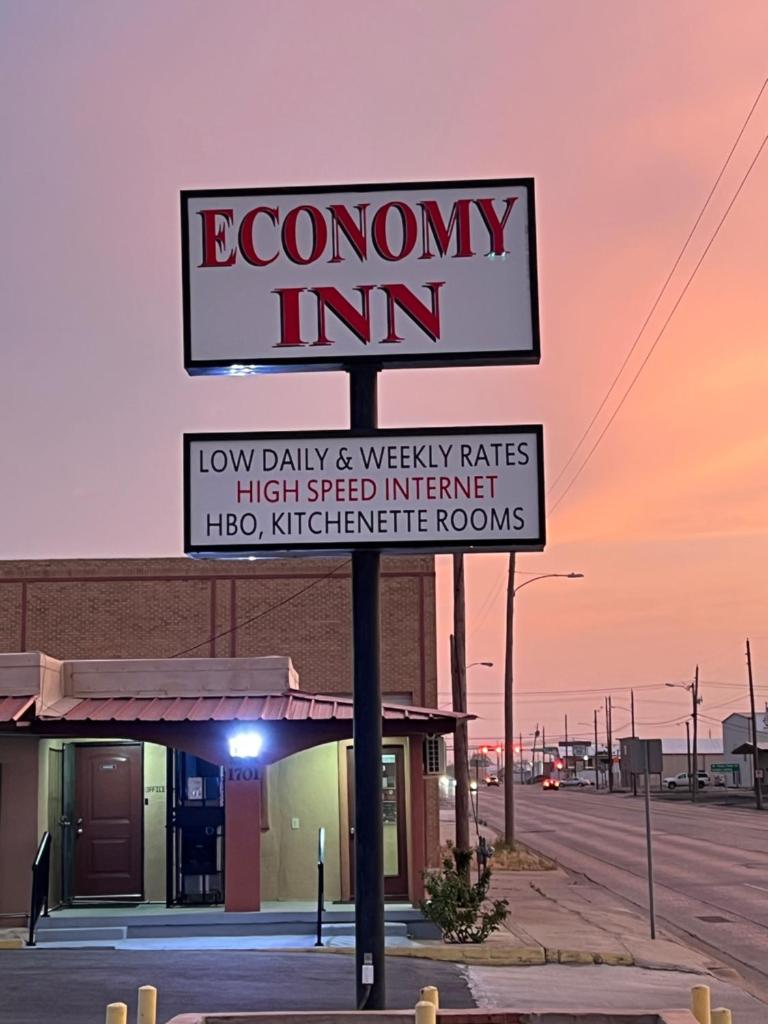 Economy Inn Odessa image