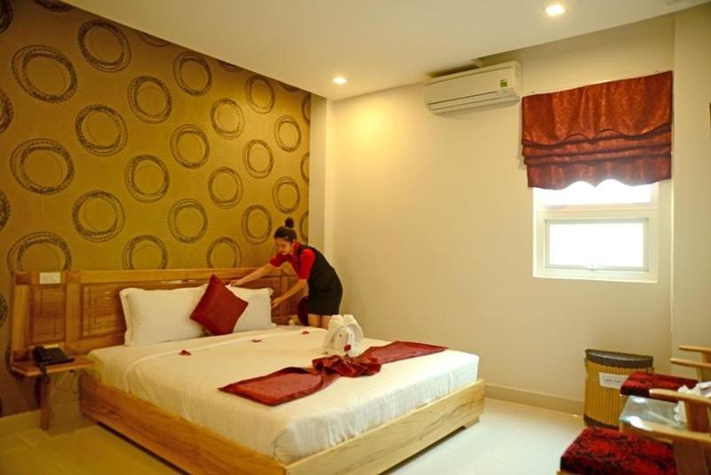 Red Diamon Hotel ĐN by BAY LUXURY