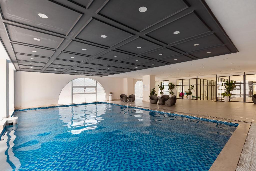 Spacious 4BR apat at Saigon Centre with pool, supermarket, view