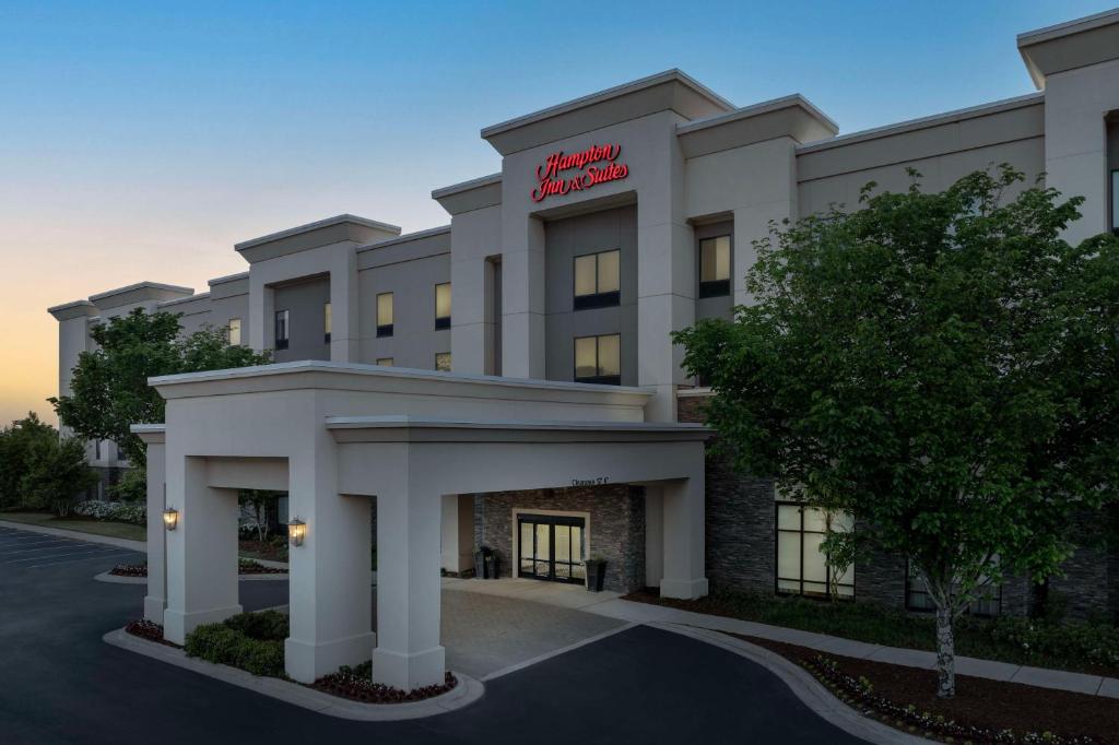 Hampton Inn & Suites Huntsville/Research Park Area image