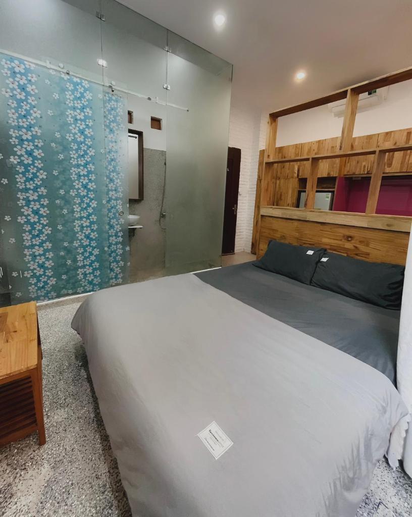 Ami Foreign Center Da Nang Vintage Room - Large Windows & Have a balcony