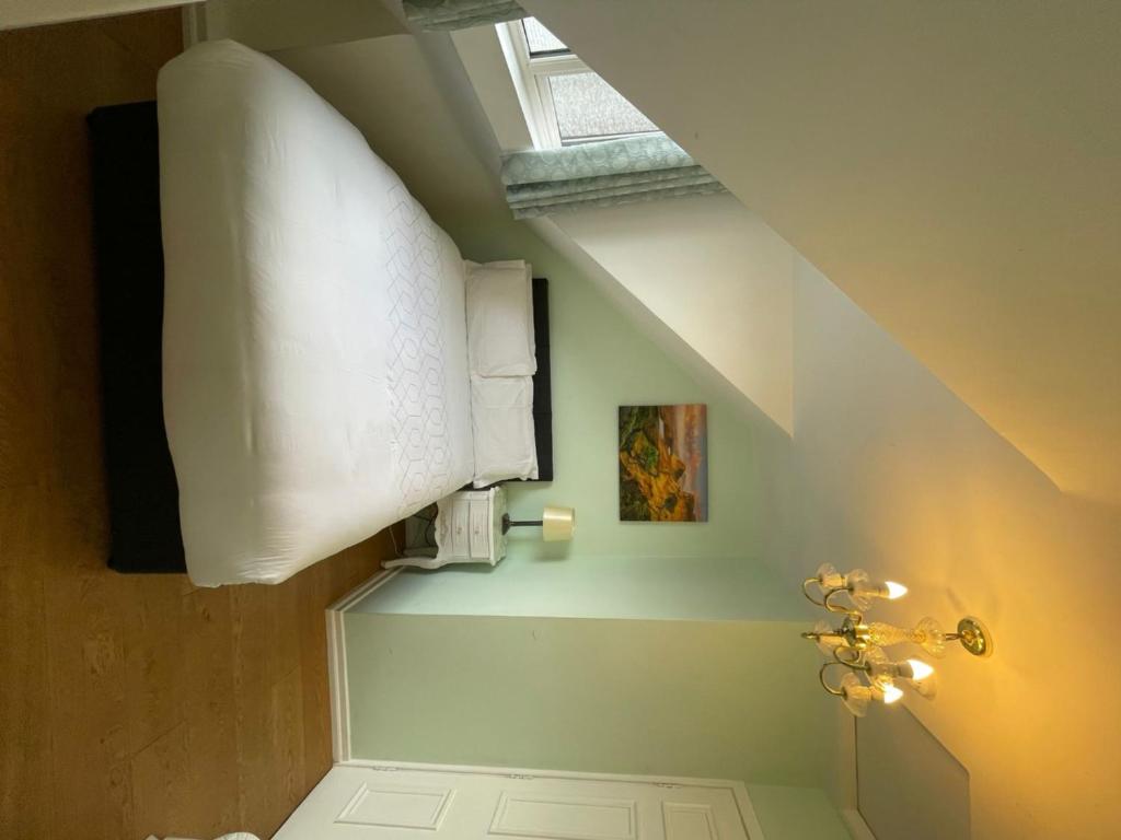 Shandon Bells Guest House - Tap to explore photos