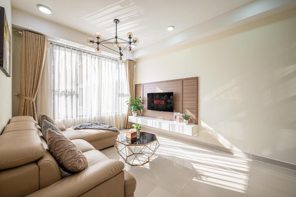 Double N Apartment - Near Ben Thanh Market - Free Pool, Gym - Riverside View