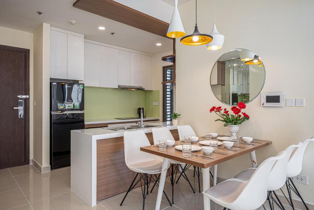 Double N Apartment - Near Ben Thanh Market - Free Pool, Gym - Riverside View