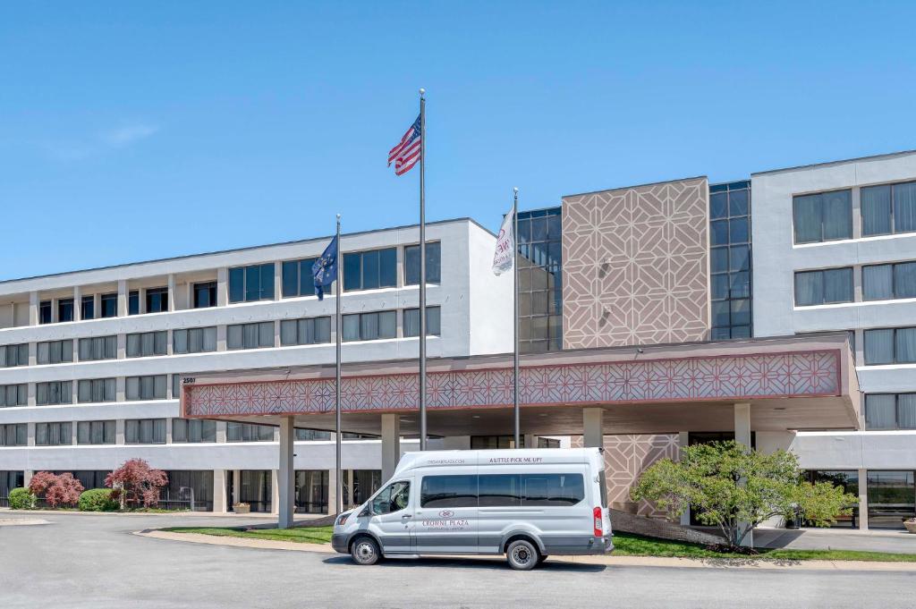 Crowne Plaza Indianapolis-Airport image