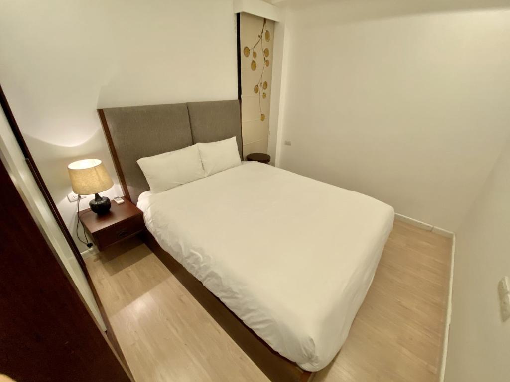 Apricot House 19535 Kim Mã