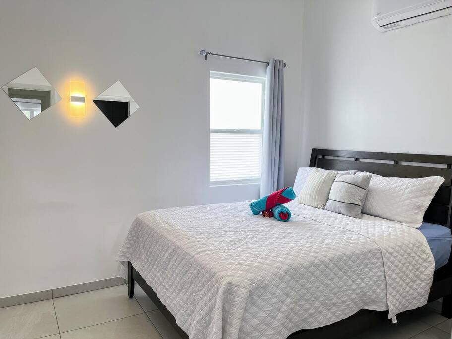 Renovated waterfront villa near the beach photo 3