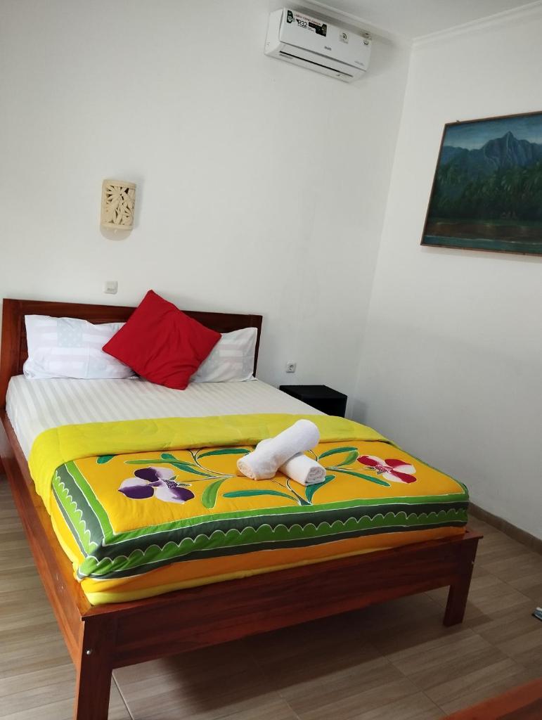 Tunjung guest house lovina beach photo 4
