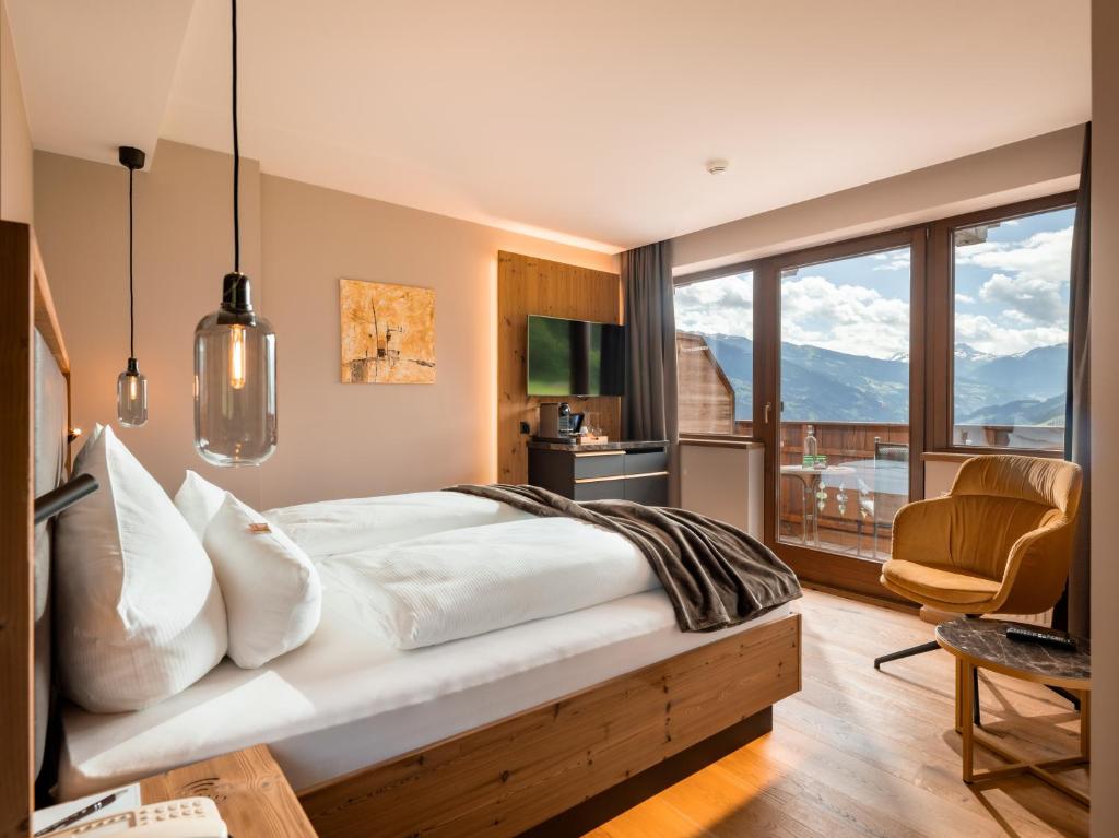Hotel Waldfriede - Panoramic View Zillertal Room Type - Suite with Balcony