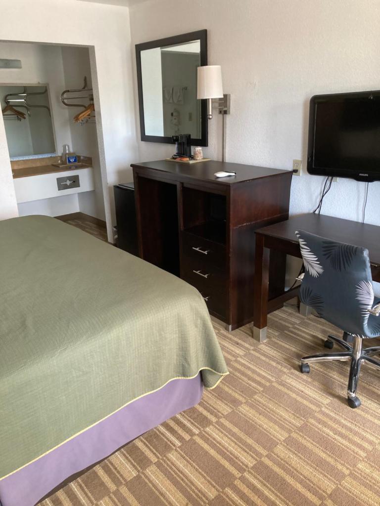 Americas Best Value Inn Clute Lake Jackson image