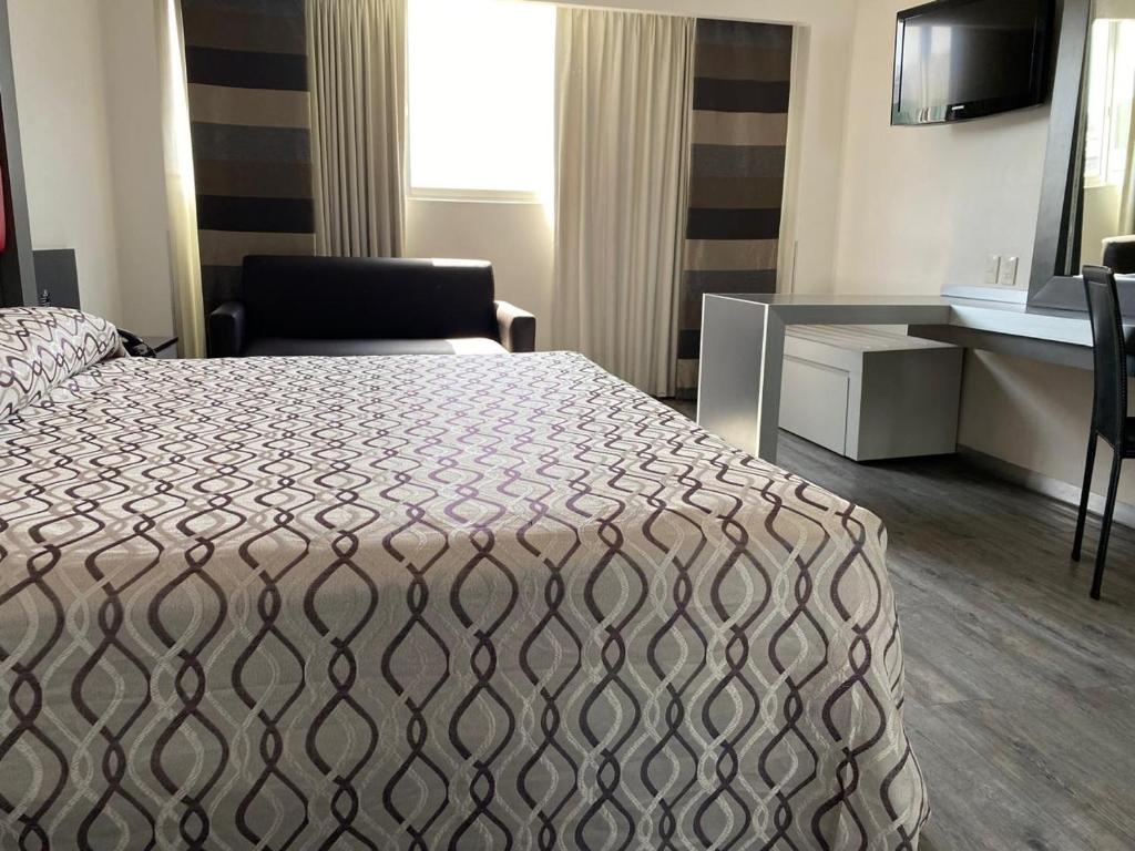 Hotel Atenas Plaza - Tap to explore photos