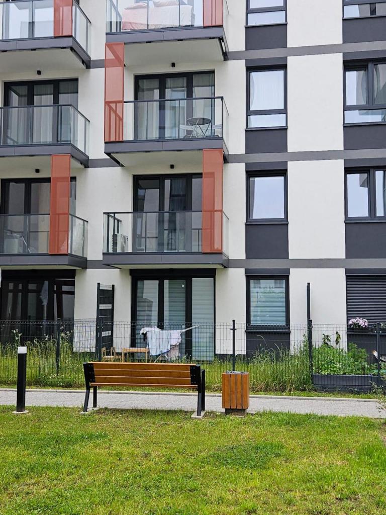 Elegant Two-Room Apartment, Sleeps 4, Near Turon Arena, Balcony ,Air condition, Krakow