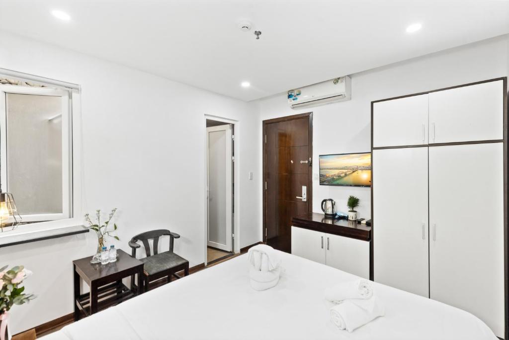 Happy House Hotel & Apartment