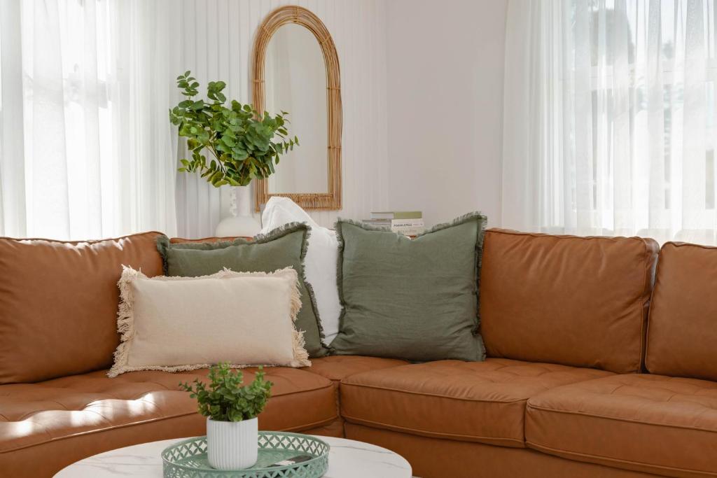 Fairways 14 - spacious home in town centre photo 2