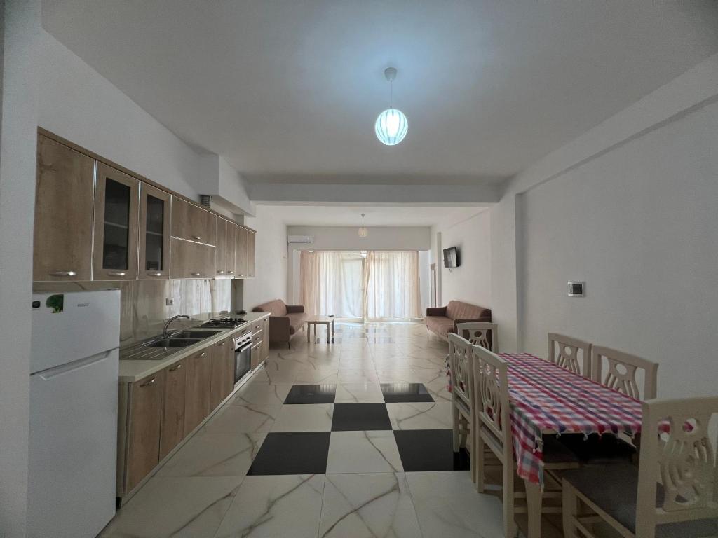 Ground Floor Comfort Suites - Spacious & Modern