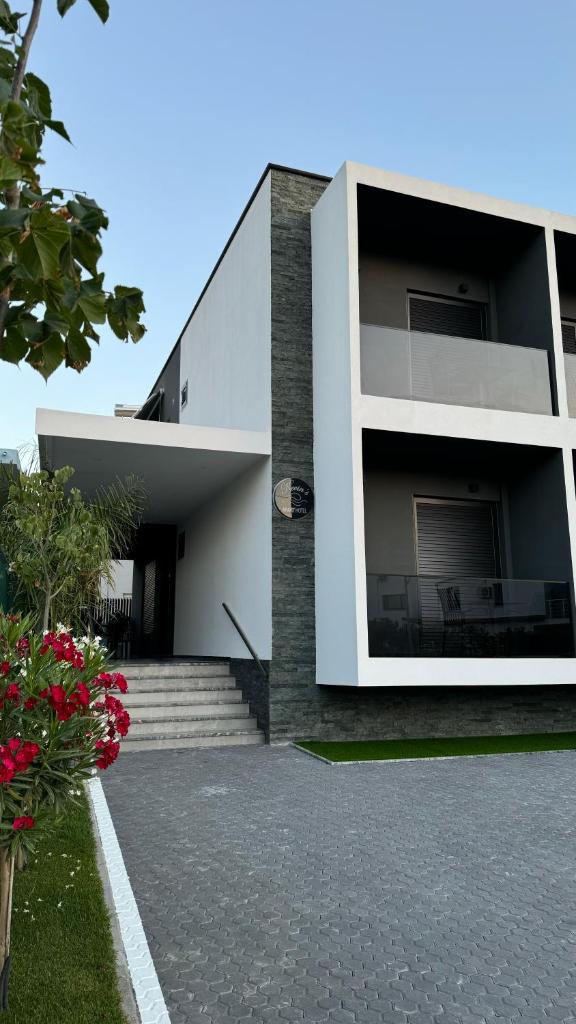 Kevin's ApartHotel photo 3