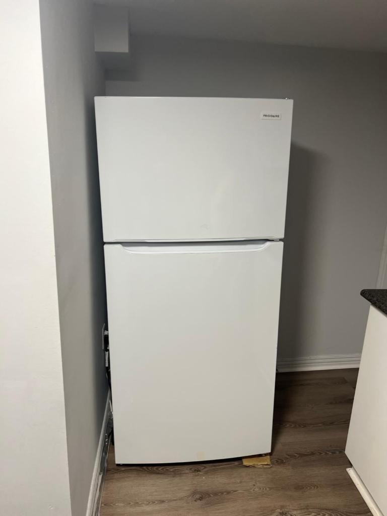 Cozy basement 2 bedroom 2 bath with parking - Tap to explore photos