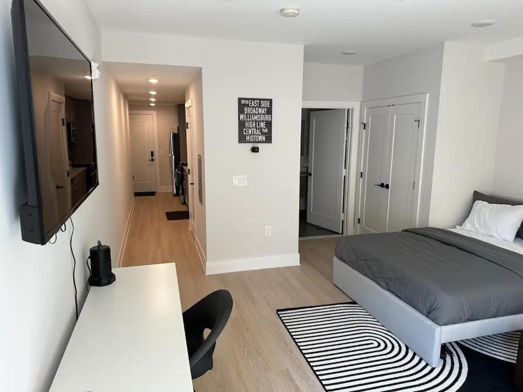 Luxury Stay for NYC visit - Jersey City - 7 Min Walk NYC Train Station image