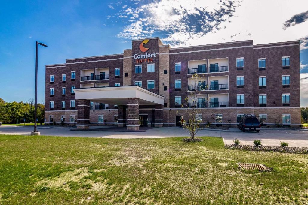 Comfort Suites image
