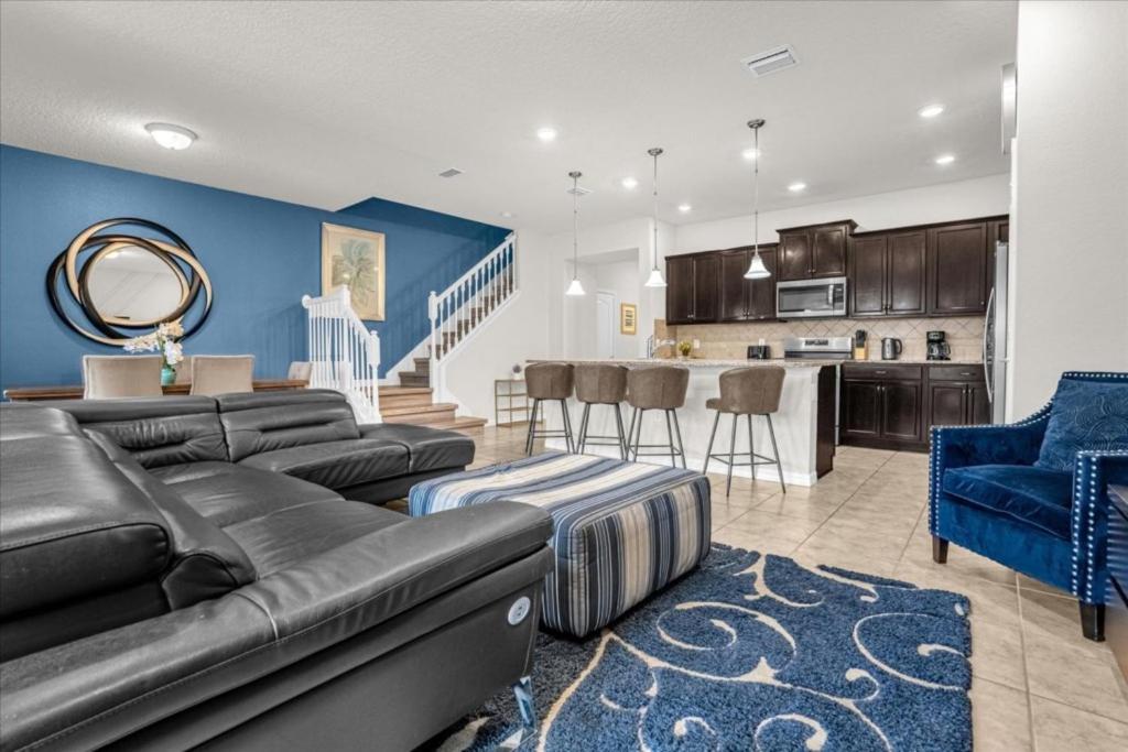 5 Bedrooms - 4,5 Bathrooms - Solterra 4618 Td image