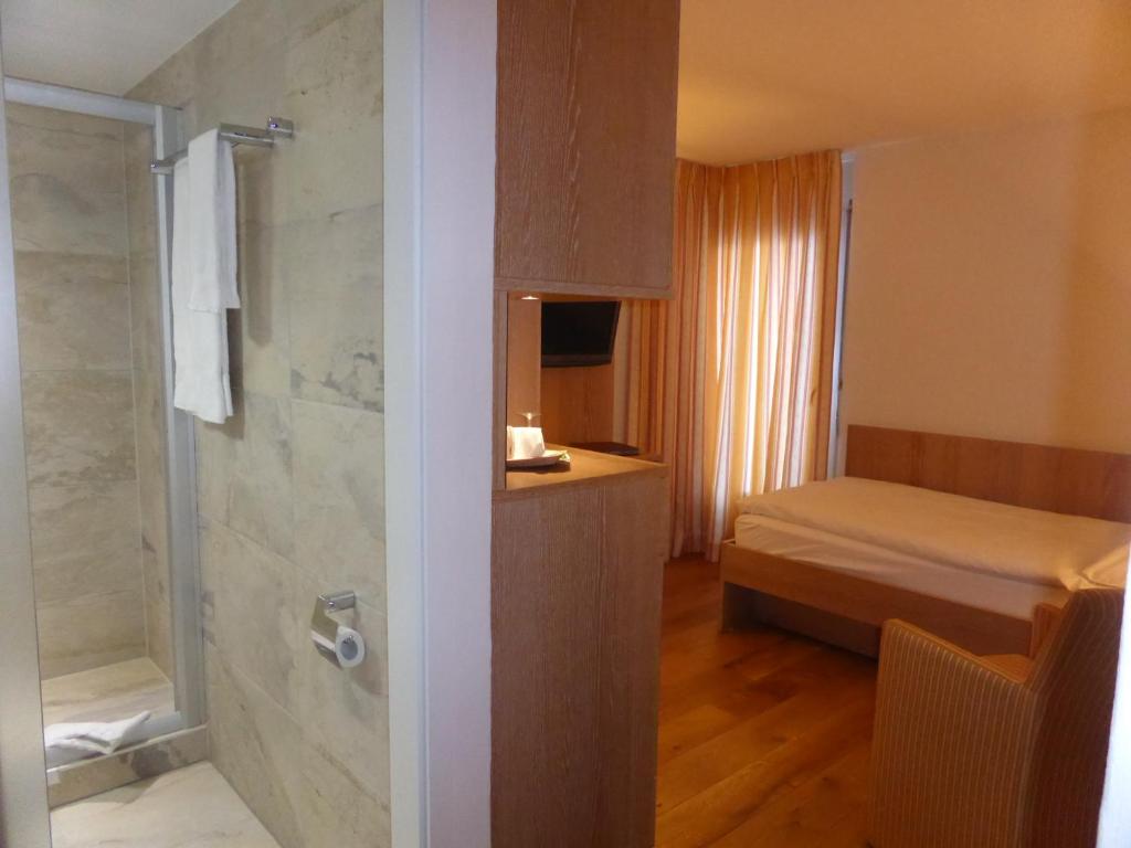 Hotel Helvetia Intergolf - Tap to explore photos