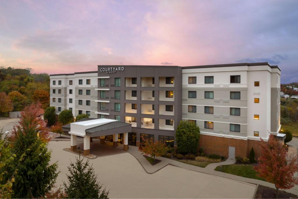 Courtyard by Marriott Pittsburgh Washington/Meadow Lands image