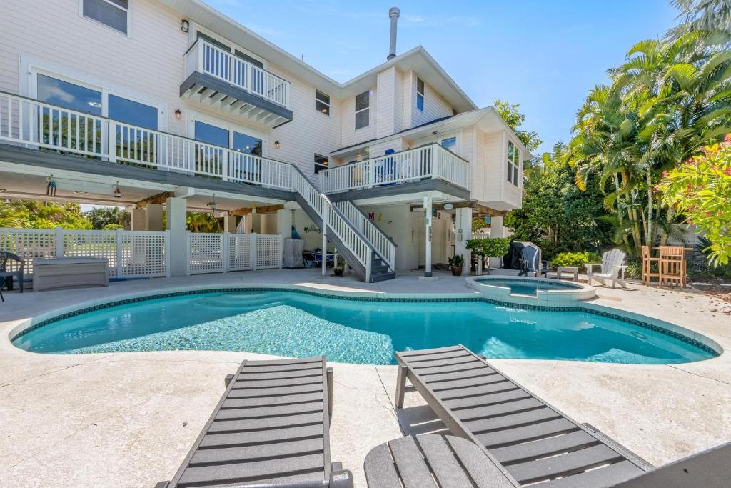 Tarpon Pointe image