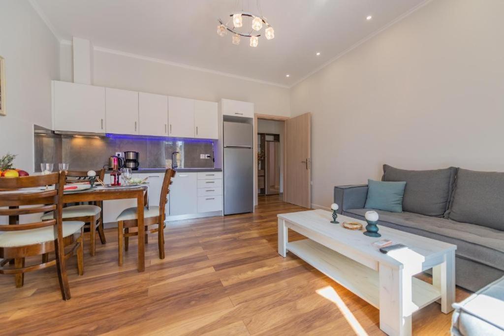 Durres Central Luxurious apartament photo 4