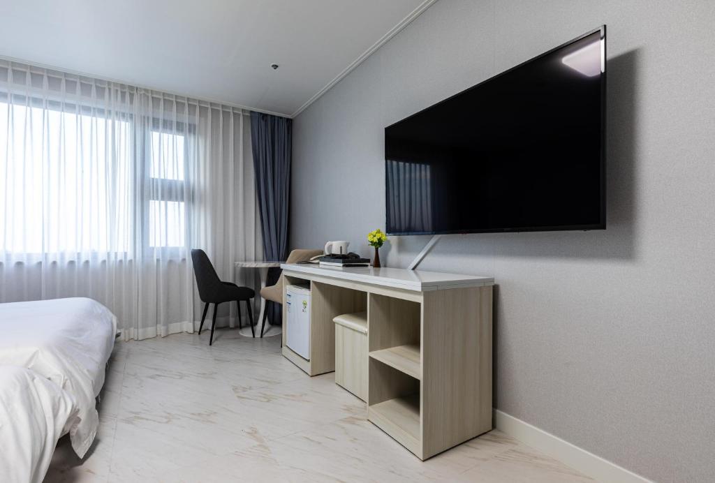 New Korea Resort Room Type - Deluxe Triple Room