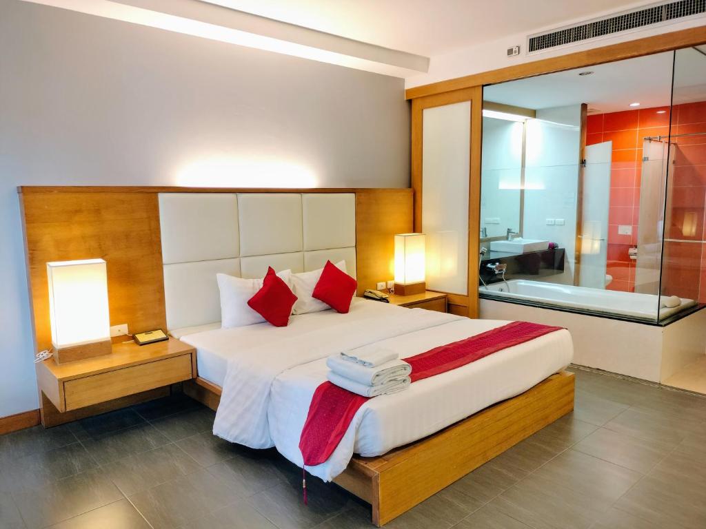 Chang Buri Resort & Koh Chang Hillside Room Type - Seaside Deluxe Room with Bathtub