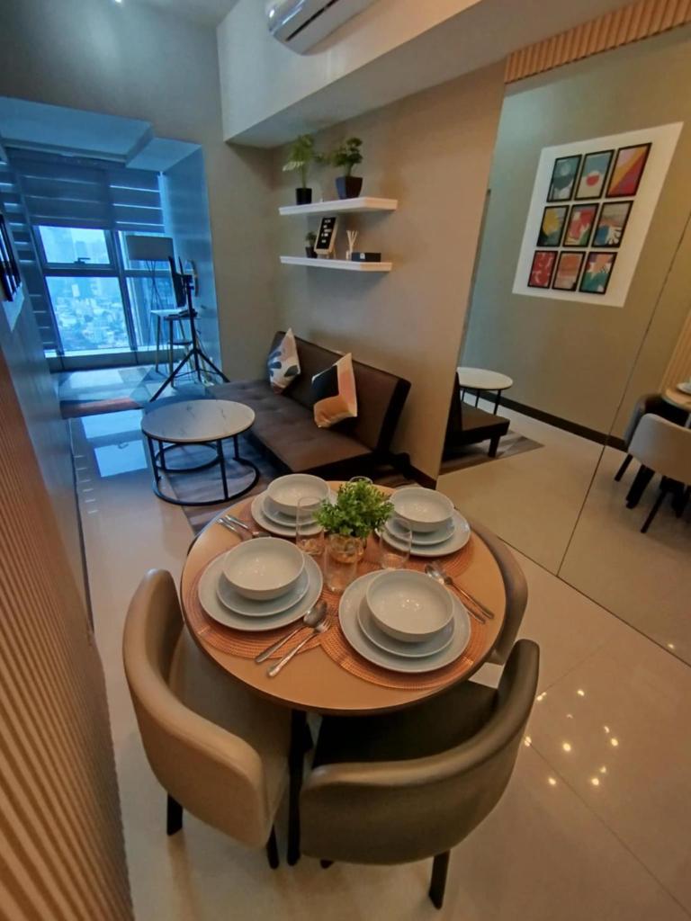 Uptown Parksuites Tower 1 BGC