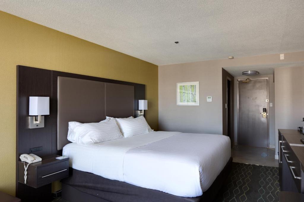 Holiday Inn Sudbury, an IHG Hotel photo 1