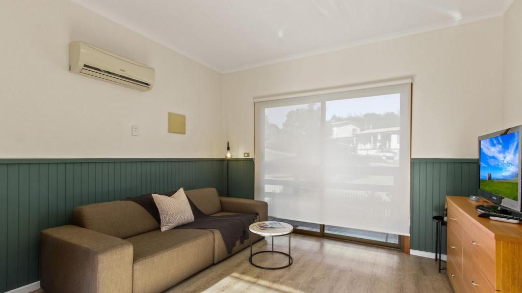 Treetop Retreat Cottage photo 1