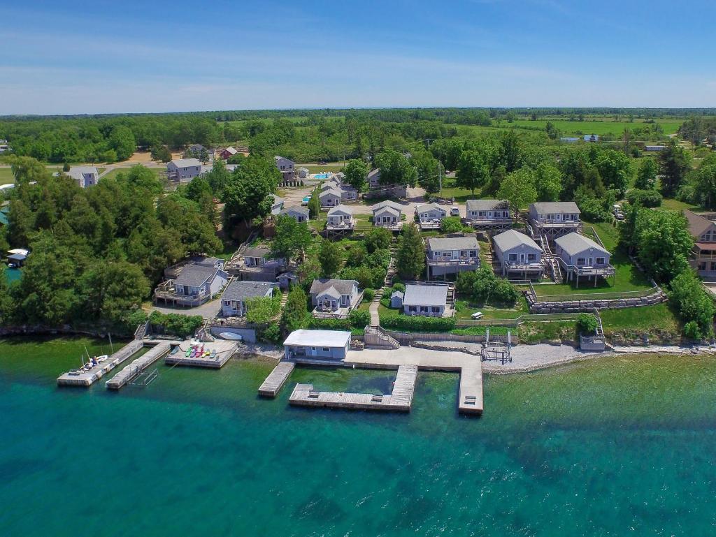 Angel Rock Waterfront Cottages and Vacation Homes image