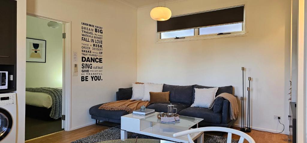 Bendigo Skyline-CBD Apartment with lock up Garage