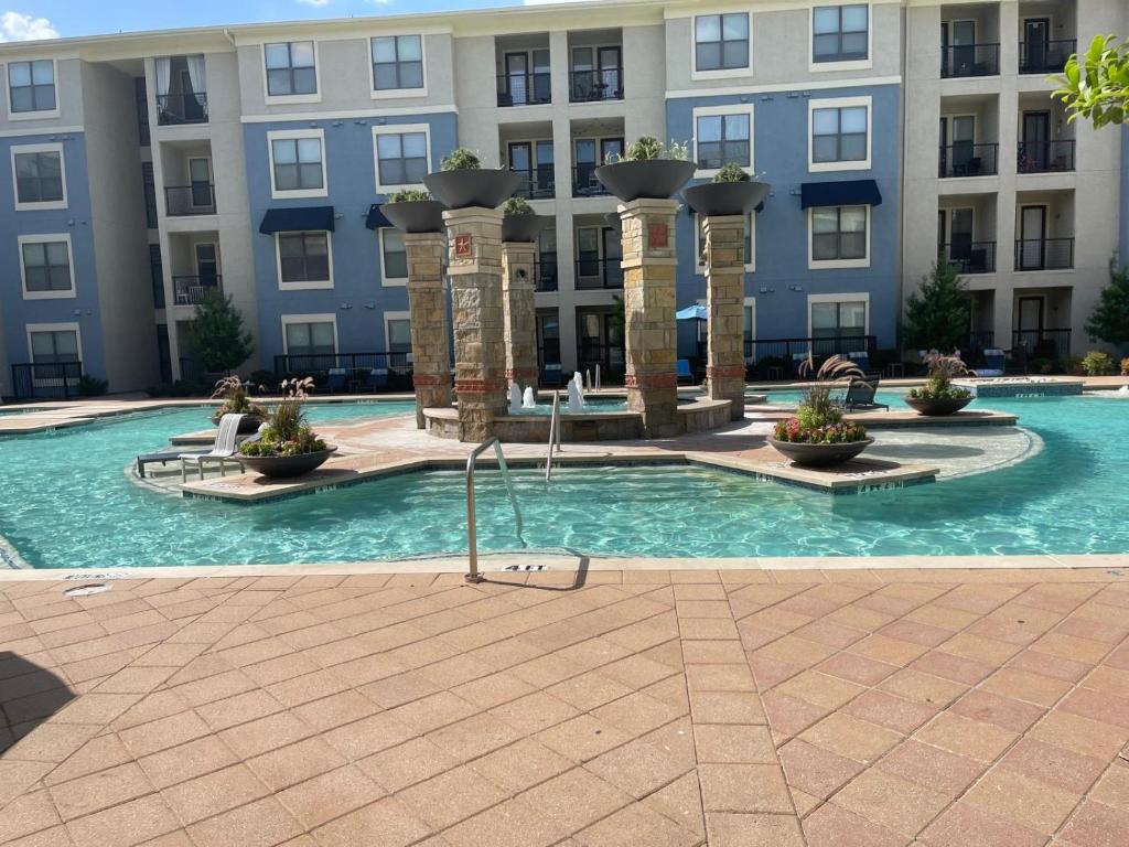 Convenient Spacious 2Bed 2Bath image