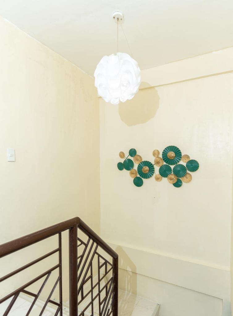 Tagaytay Overlooking Taal. Free Parking Fast Wi-Fi, Tagaytay