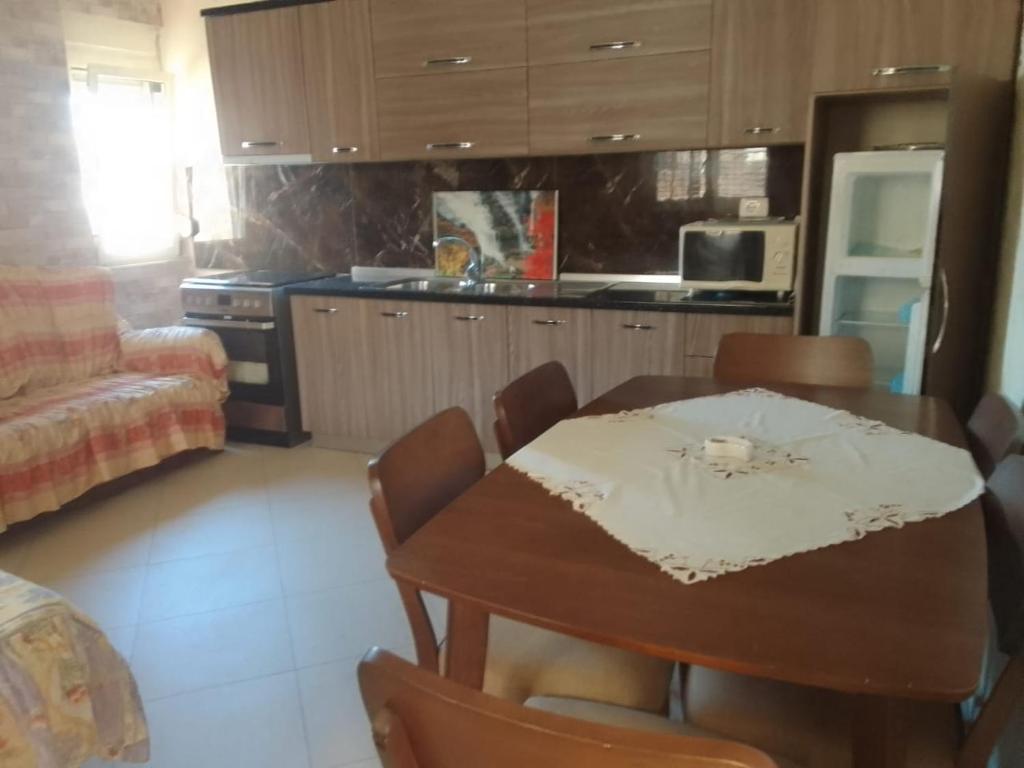 Villa Xhelalit large ensuite rooms photo 4