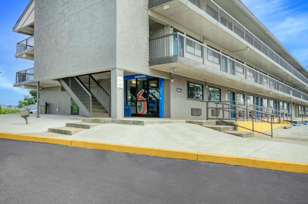 Motel 6 York, PA image