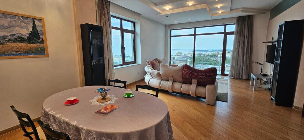 Apartment with sea view photo 1