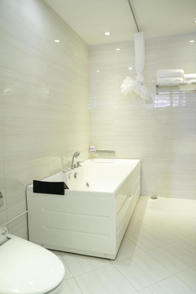 Viet Vuong Building Ha Noi Capital