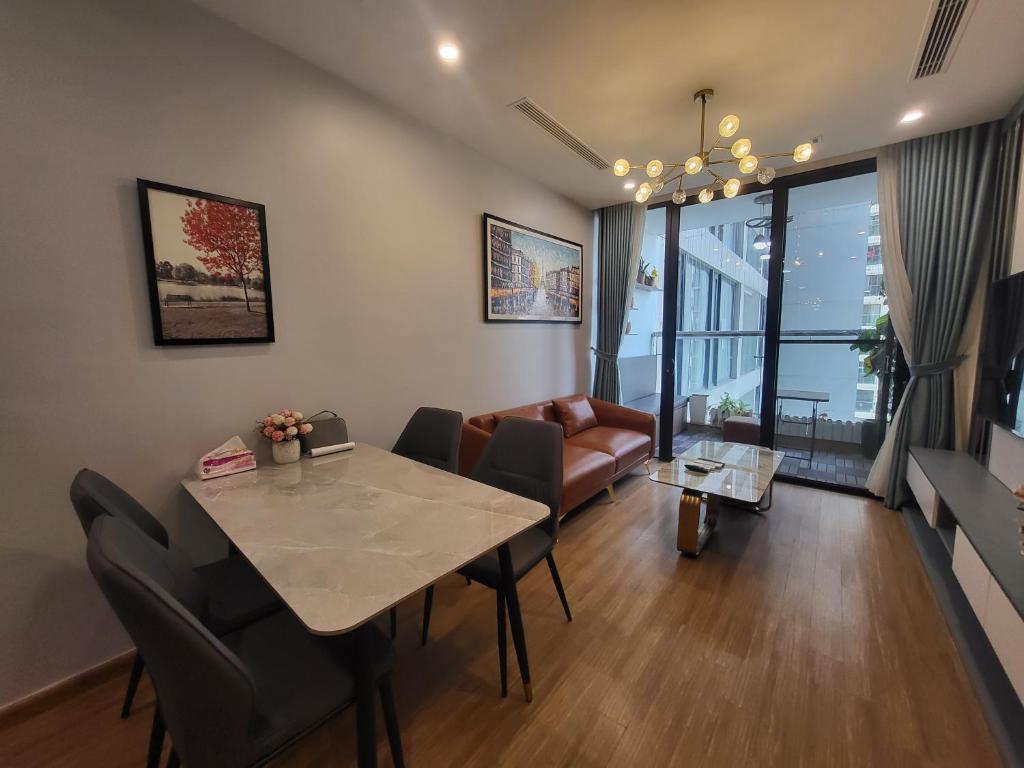 Căn hộ dịch vụ siêu đẹp Vinhomes Skylake gần sân vận động Mỹ Đình