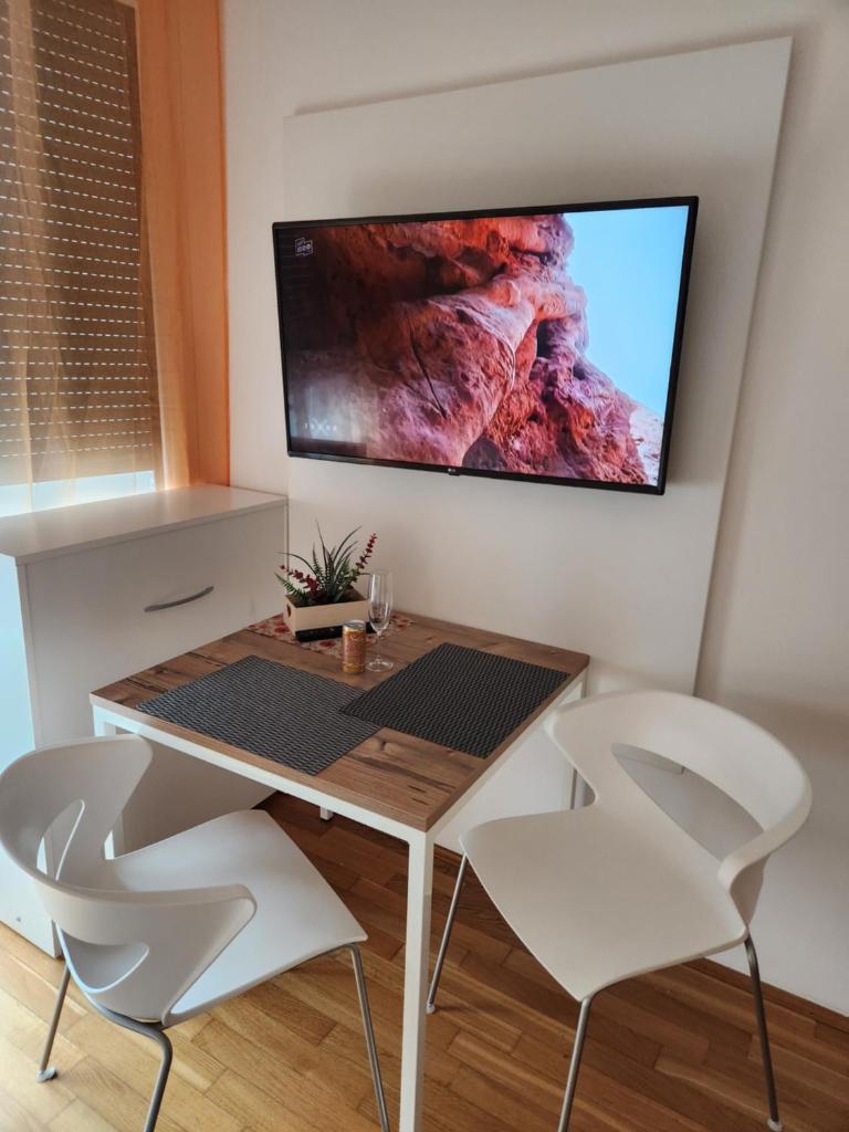 MyRoom - Munich Fair Apartments - Tap to explore photos