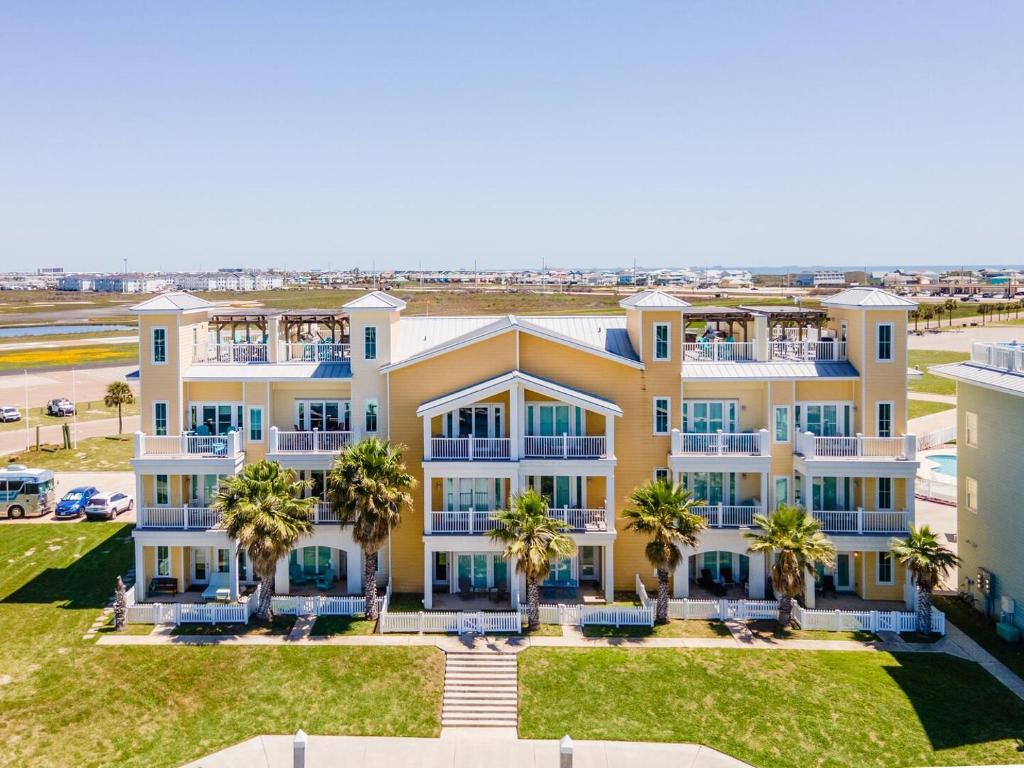 Marina Del Bell - Elevator! Boat Slip for Rent! image