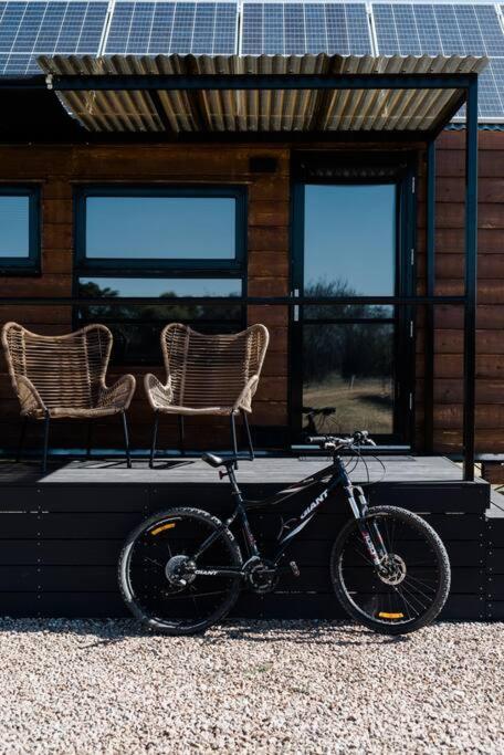 Jones Winery Tiny House on the Vineyard, Rutherglen - Off Grid
