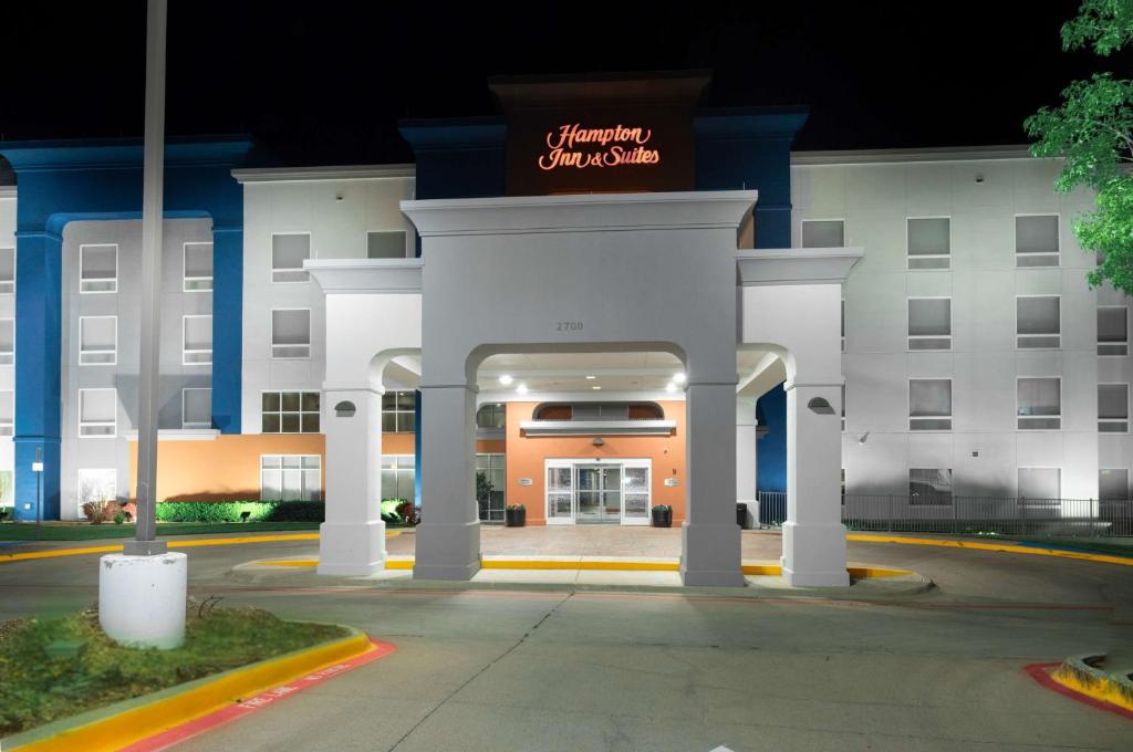 Hampton Inn & Suites Fort Worth-West-I-30 image