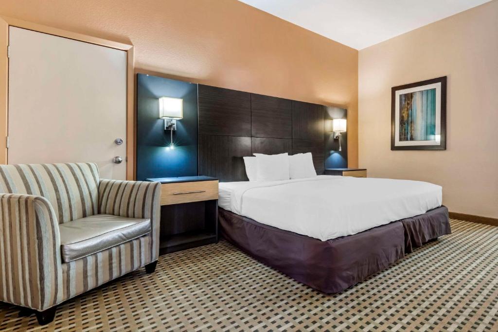Quality Inn West Medical Center image